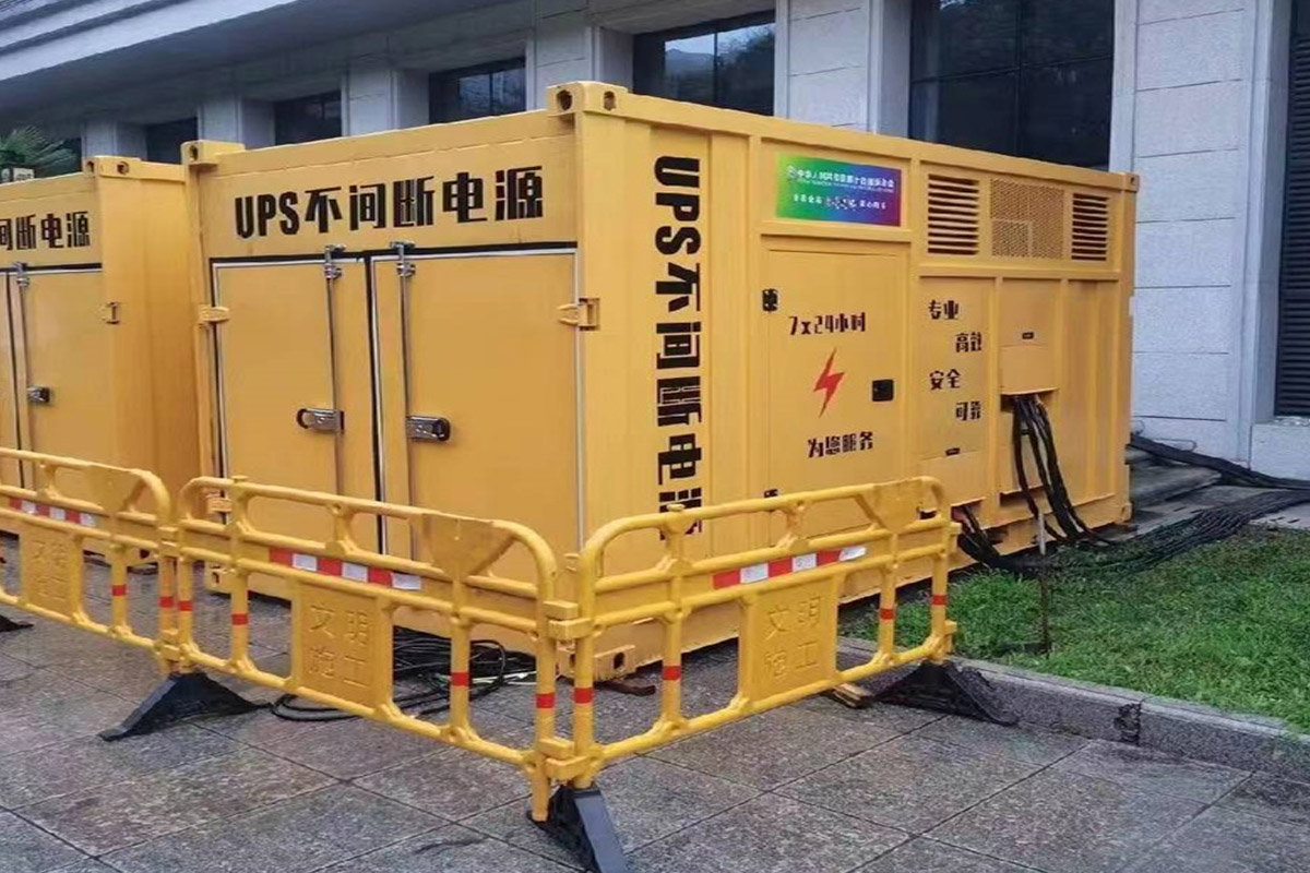 利辛发电机租赁施工现场